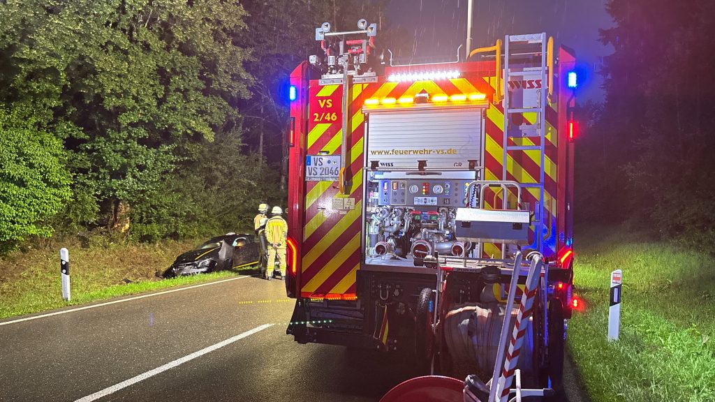 Schwerer Verkehrsunfall auf der B523 bei Tuningen: Eine verletzte Person