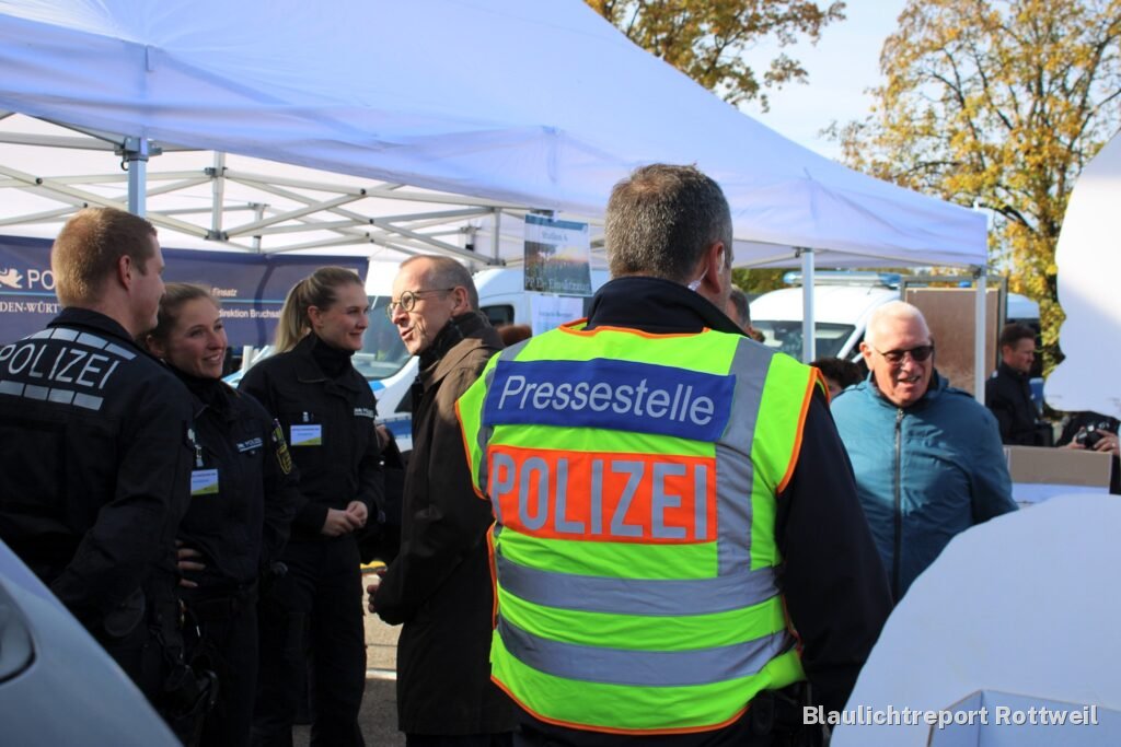 Über 1.100 neue Polizistinnen und Polizisten in Villingen-Schwenningen vereidigt – Bild 17