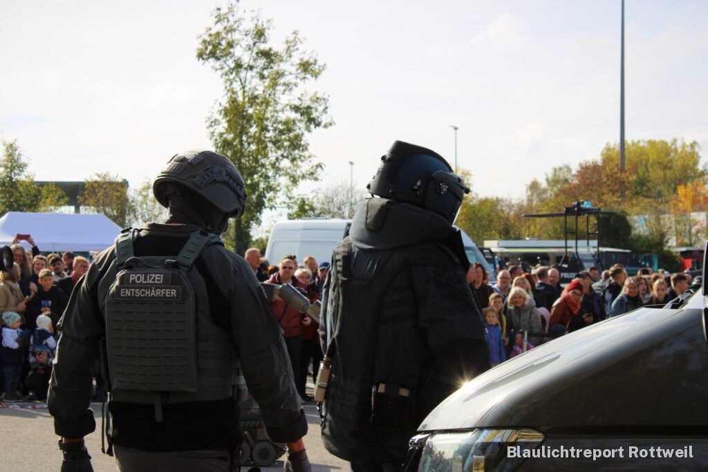 Über 1.100 neue Polizistinnen und Polizisten in Villingen-Schwenningen vereidigt – Bild 12