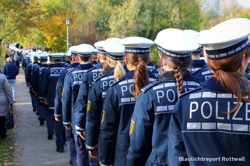 Über 1.100 neue Polizistinnen und Polizisten in Villingen-Schwenningen vereidigt – Bild 2