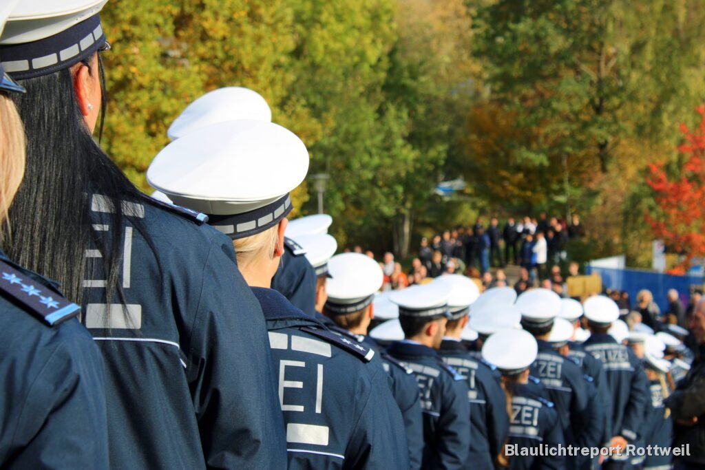Über 1.100 neue Polizistinnen und Polizisten in Villingen-Schwenningen vereidigt – Bild 8